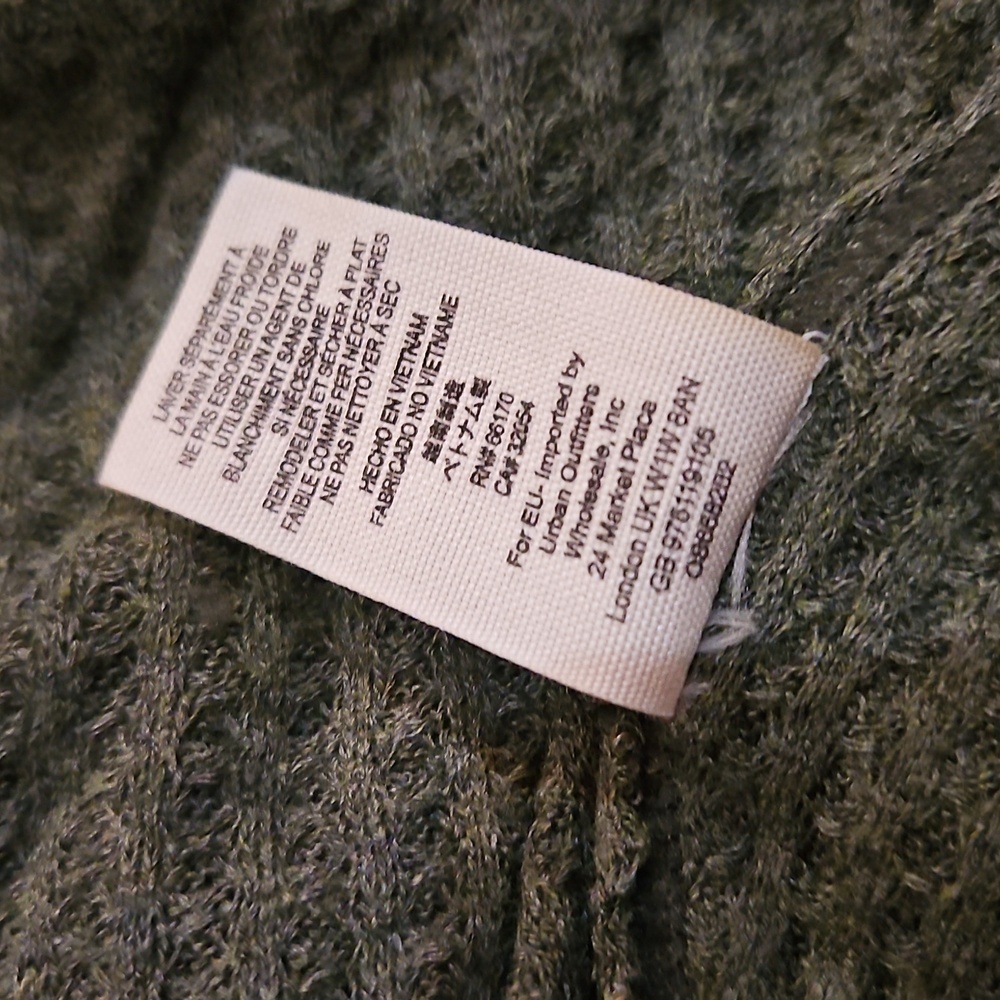 Free People Laguna Tee Thermal Long Sleeve Thumbholes Hi Lo Hem Army Green S NWT - Picture 8 of 14